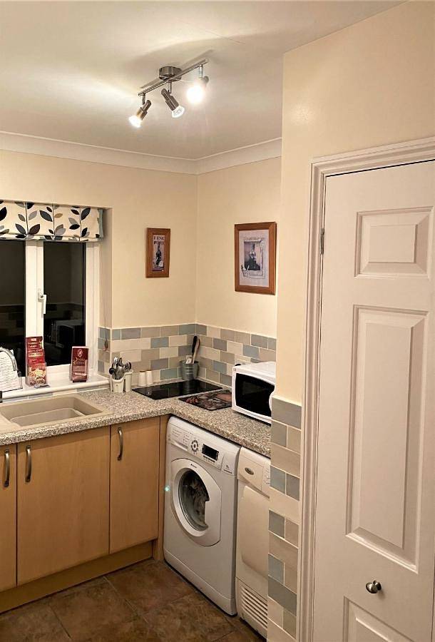 Comfort Triple Room with Shower in Holton (Somerset), Somerset