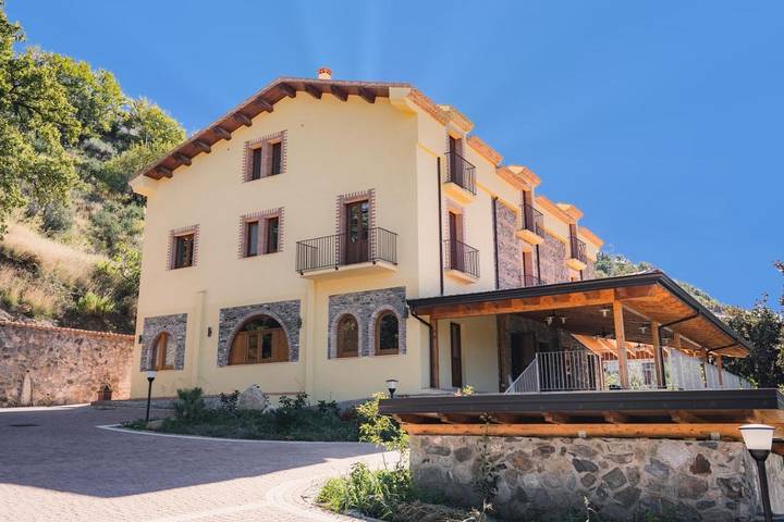Maison d’hôte pour 2 personnes, avec vue ainsi que balcon et jardin à Longobardi