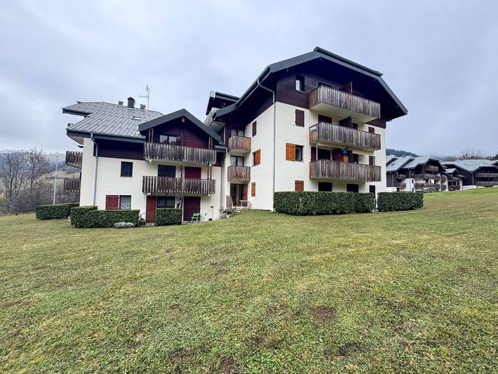 Location de vacances pour 4 personnes, avec terrasse à Bernex