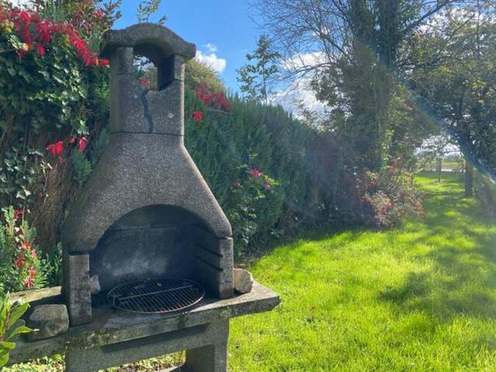 Location de vacances pour 10 personnes, avec vue et jardin dans Canville-les-Deux-Églises - 3