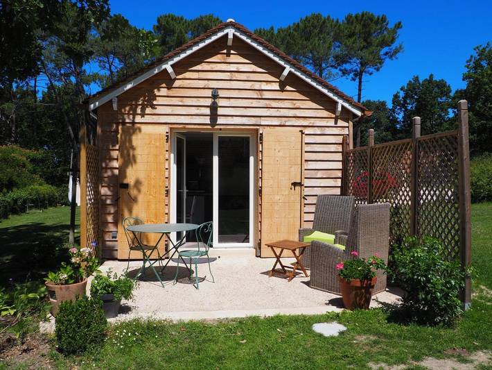 Location de vacances pour 3 personnes, avec Terrasse ainsi que Jardin et Vue dans Beaumontois en Périgord