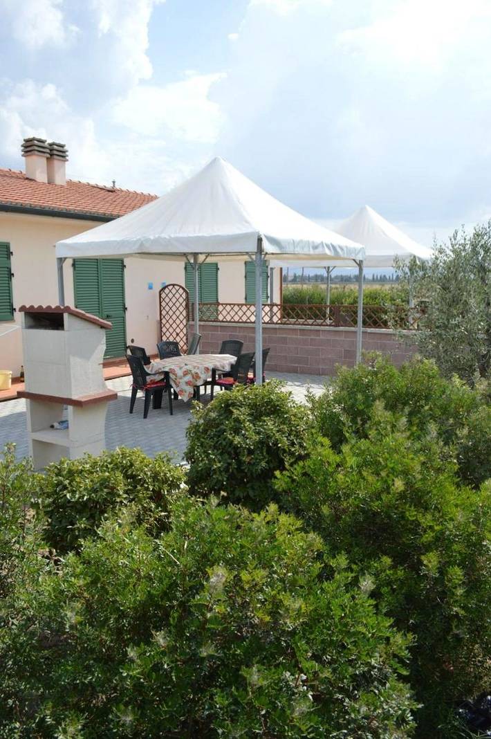 Agriturismo per 4 persone, con panorama e giardino, adatto a famiglie con bambini in Piombino
