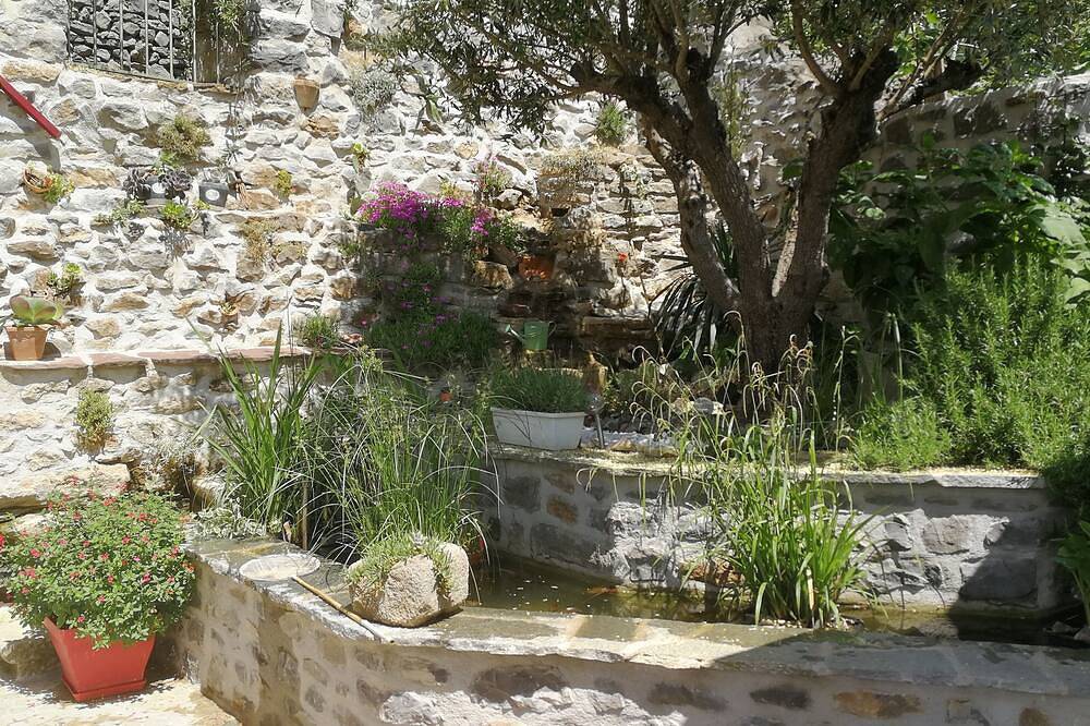Maison de village Le Lavoir in Laurac-en-Vivarais, Ardèche