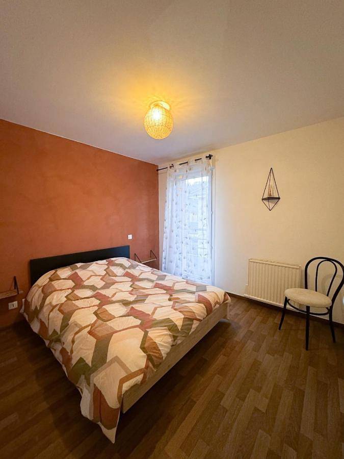 Gîte pour 6 personnes, avec terrasse et piscine à Arpajon-sur-Cère - 4