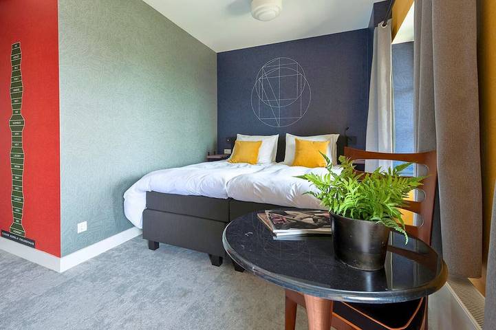 Ganze Wohnung, Modernes Apartment mit Smart-TV, privater Küche und Bad, gelegen im Herzen von Tilburg. in Tilburg, Nordbrabant