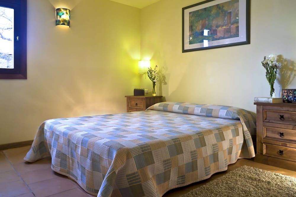 New Offer!. Boutique accommodation in a 12 hectares (3000 acres) private estate in Cuesta de San Bernabé, San Cristóbal de La Laguna