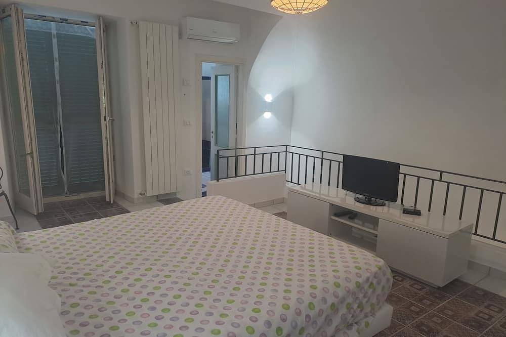 Apartamento entero, ¡Encantador apartamento en Forio d'Ischia a pocos minutos del mar, en el centro! in Forio, Ischia