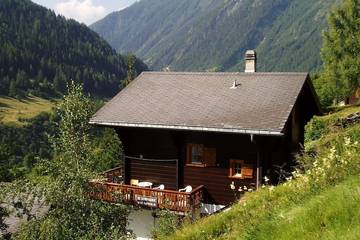Maison de campagne pour 6 personnes, avec balcon et jardin à Kippel
