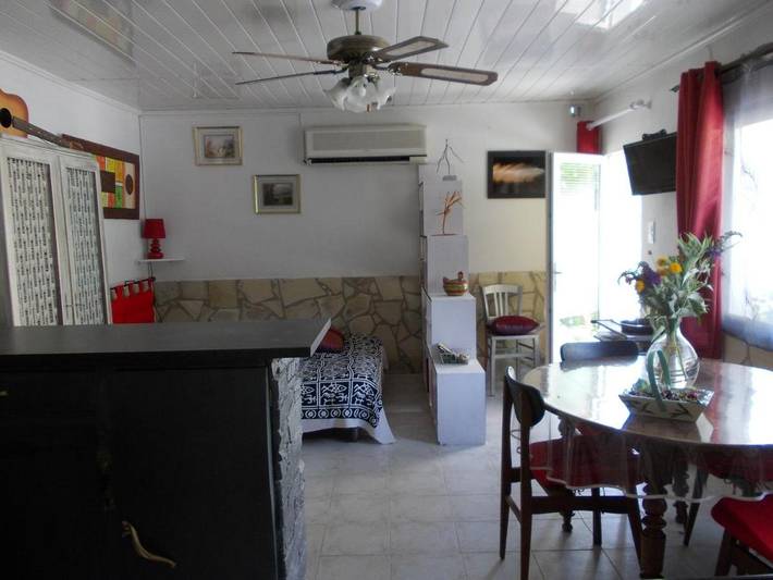Location de vacances pour 2 personnes, avec terrasse ainsi que piscine et vue à Gaujac - 3