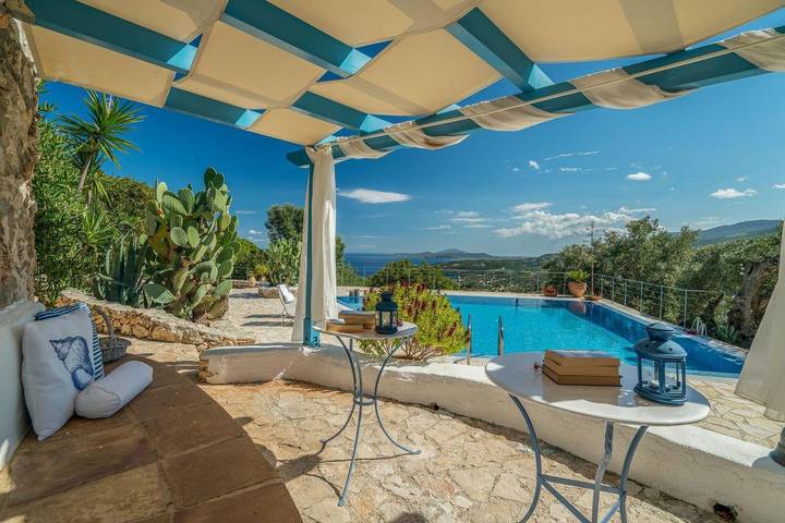 Glamping voor 4 personen, met zwembad en tuin in Griekenland