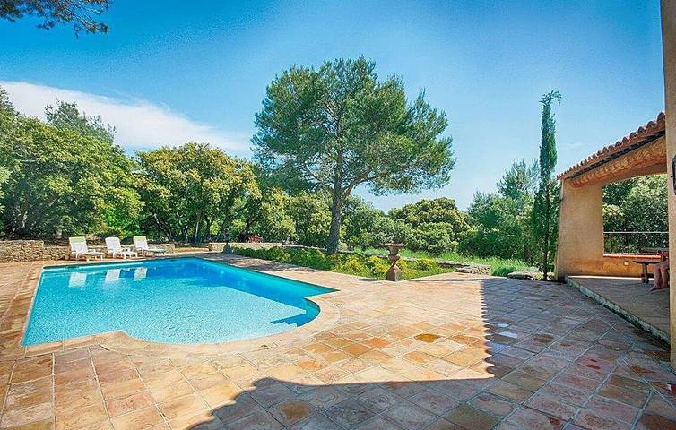 Gîte pour 12 personnes, avec jardin et terrasse à L'Isle-sur-la-Sorgue - 2