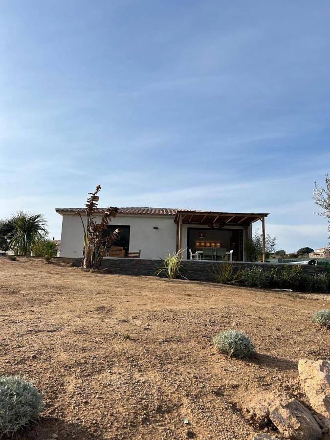Villa pour 6 personnes, avec piscine ainsi que vue et jardin, animaux acceptés à Figari - 4