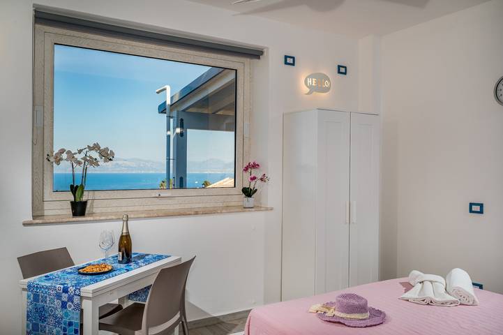 Entire studio, La Sula Mare Accommodation 2 Km from the Zingaro Nature Reserve in Scopello, Castellammare del Golfo
