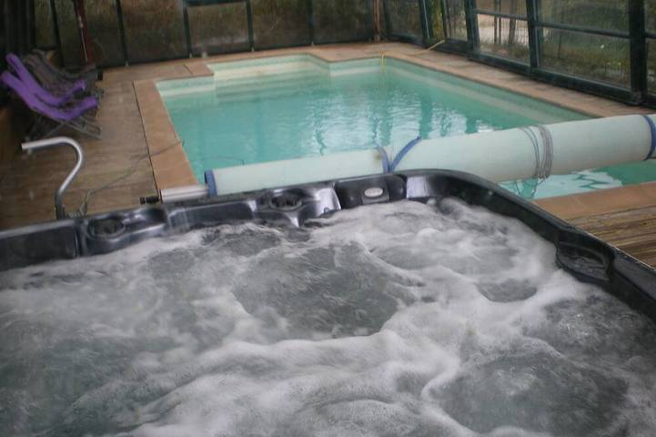 Location de vacances pour 24 personnes, avec Balcon et Jacuzzi ainsi que Jardin et Sauna dans Fondremand