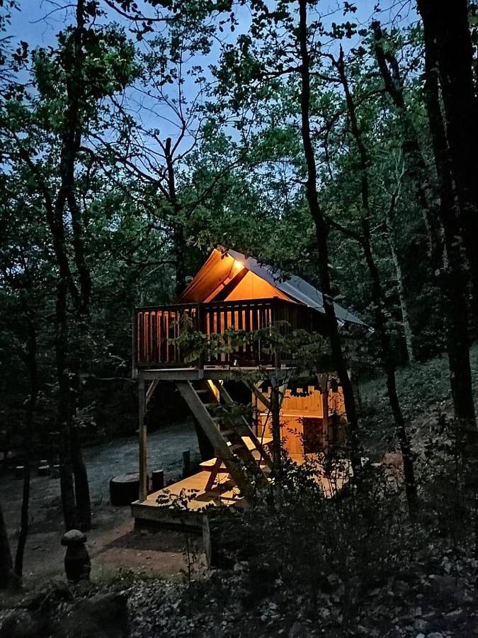 Camping pour 2 personnes, avec Terrasse ainsi que Jardin et Vue