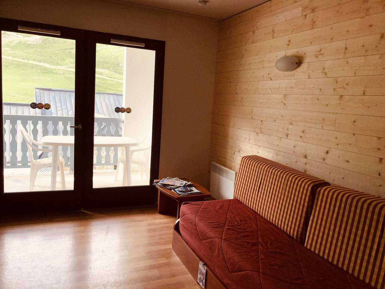 Entire studio, Cozy Studio with Terrace, 4 Pax, Pool, Fitness, Parking, Near Slopes in La Mongie, Bagnères-de-Bigorre