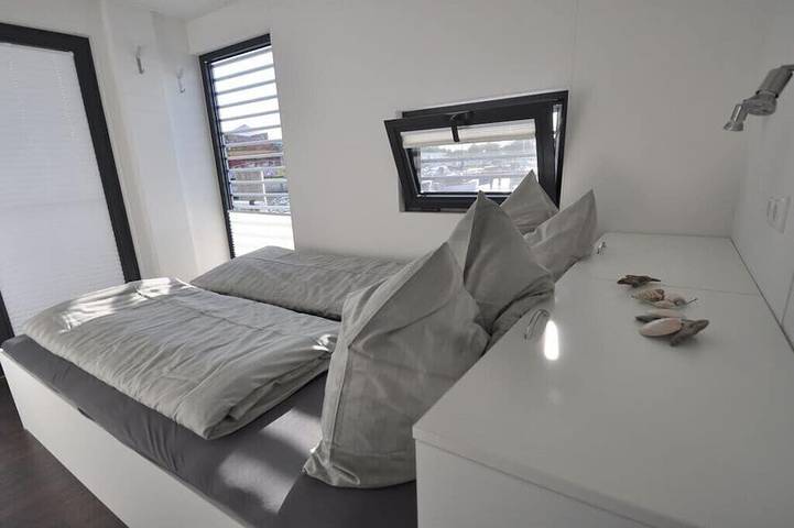 Hausboot für 4 Personen in Ribnitz-Damgarten - 2