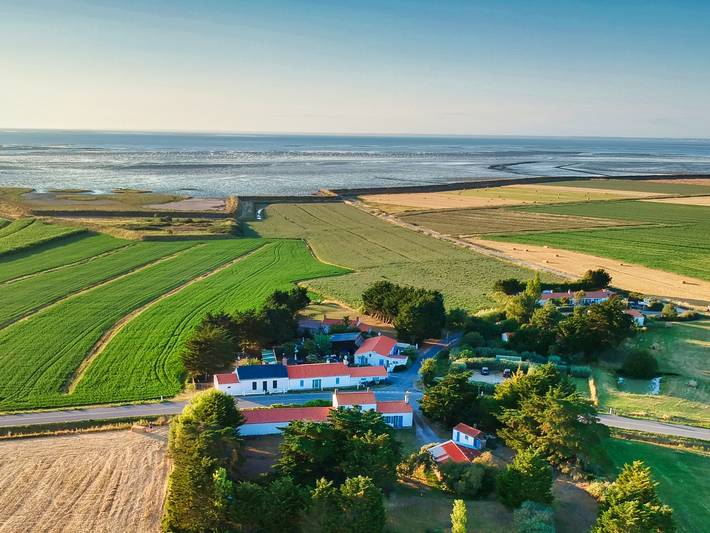 Gîte pour 4 personnes, avec piscine dans Le passage du Gois - 2