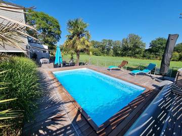 Chambre d’hôte pour 2 personnes, avec terrasse ainsi que piscine et jardin à Ploeren