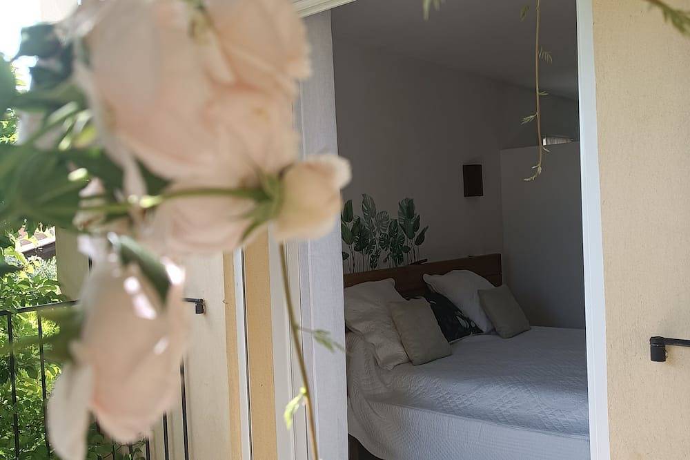 Very pretty villa of 140 M2 on raised and closed ground with swimming pool, calm in Manosque, Parc naturel régional du Luberon