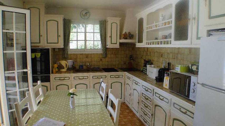 Location de vacances pour 9 personnes, avec piscine ainsi que vue et jardin à La Tour-sur-Orb - 4