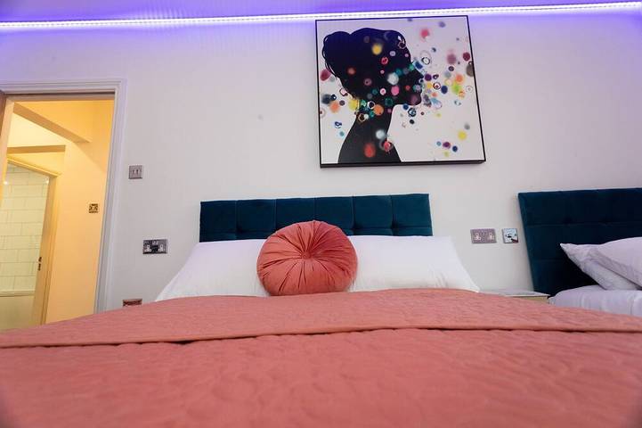 Apartamento entero, Apartamento-Lujoso-Baño privado con bañera-2 Bed Luxury  Sleeps 5 in Leeds, Yorkshire del Oeste