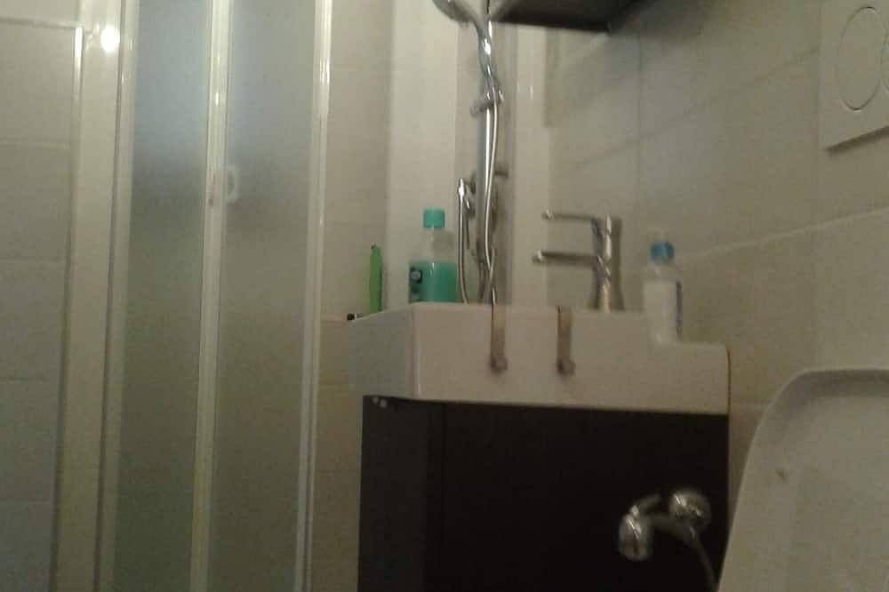 Entire apartment, Independent studio in the center in Bracciano, Lake Bracciano