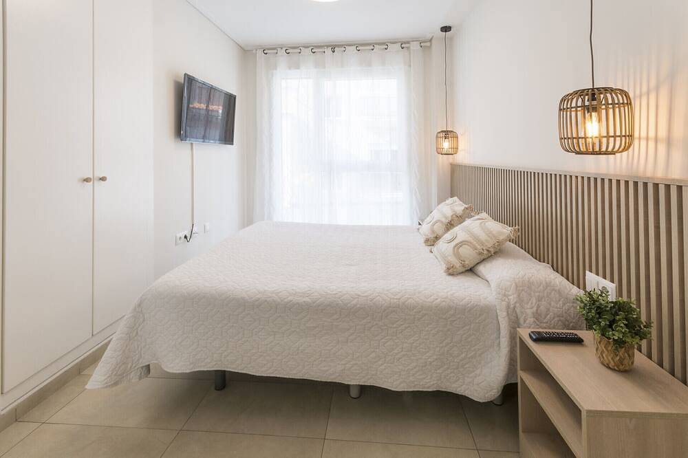 Entire apartment, Beautiful property with 2 bedrooms. Wifi in Playa de Gandía, Costa de Valencia