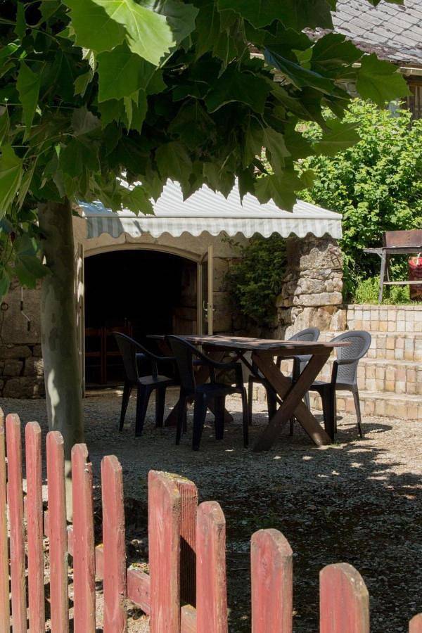 Location de vacances pour 5 personnes, avec terrasse et piscine ainsi que jardin et vue, animaux acceptés à Hautefage - 3
