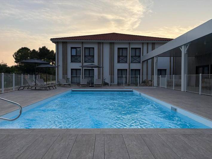 Hôtel pour 2 personnes, avec Jardin ainsi que Piscine et Sauna