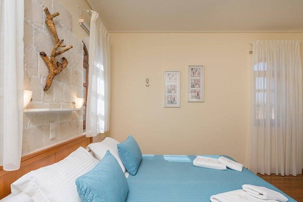 Argo Luxury Villa (Iason Villas), 3 Bedrooms, Private Pool, Garden, Next To Male in Maleme, Region de Chania