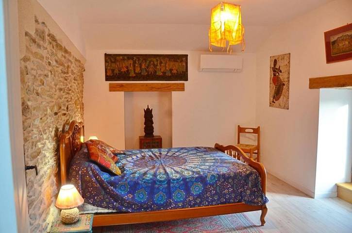 Location de vacances pour 6 personnes, avec piscine et vue ainsi que jardin et terrasse, animaux acceptés à Saint-Pierre-de-Trivisy - 3