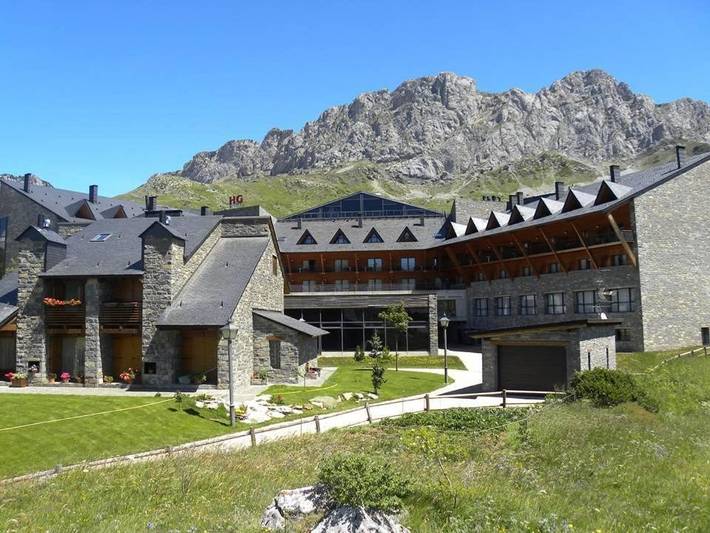 Hôtel pour 4 personnes, avec jacuzzi et sauna ainsi que terrasse et piscine dans Formigal - 3