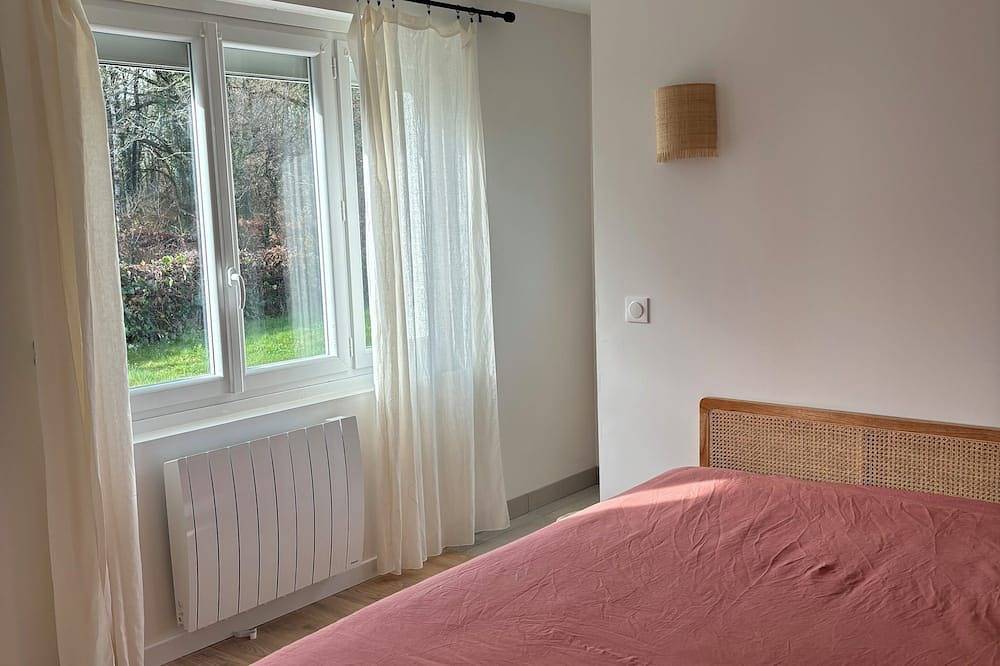 Bright house, quiet and well located (10min from beaches, Carnac, Quiberon..) in Ploemel, Côte des Mégalithes