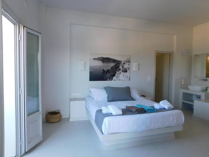 Chambre d’hôte pour 3 personnes, avec jardin à Perissa - 4