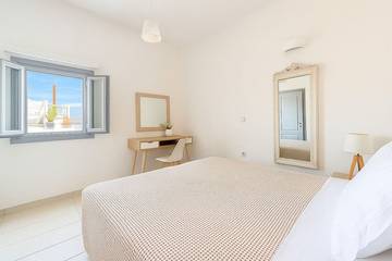 Apartment for 4 People in Firostefani, Thera, Photo 3