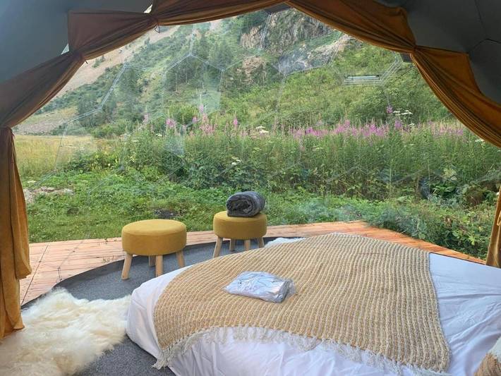 Gîte pour 2 personnes, avec terrasse ainsi que vue et jardin à Salvan - 2