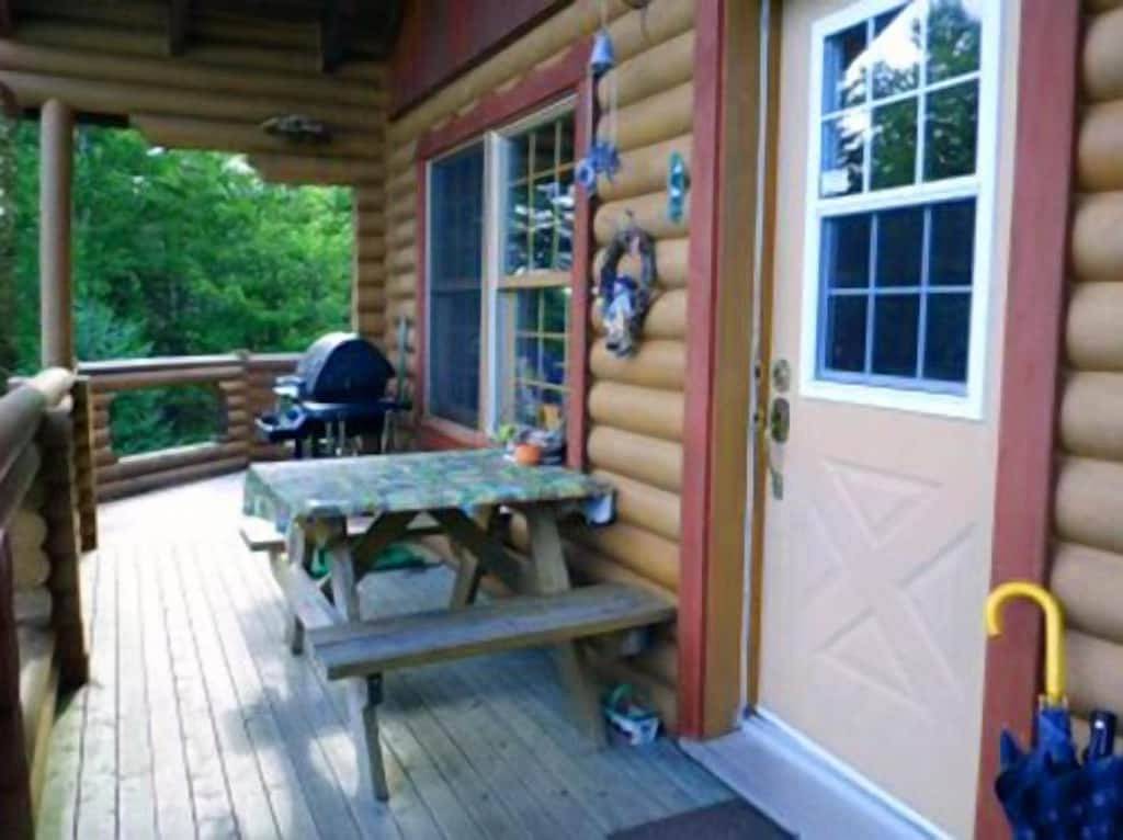 Blockhaus mit Panoramablick und 2 Bäder in Richmond County