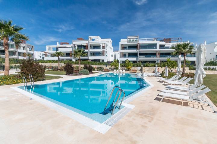 Appartement entier, Appartement 'Ground Floor 2bed Miradores Del Sol' avec piscine partagée, Wi-Fi et climatisation in Triangulo de Costalita, Estepona