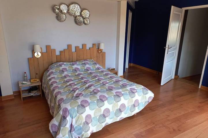 Location de vacances pour 12 personnes, avec jacuzzi ainsi que terrasse et jardin à Saint-Paul-Trois-Châteaux - 2