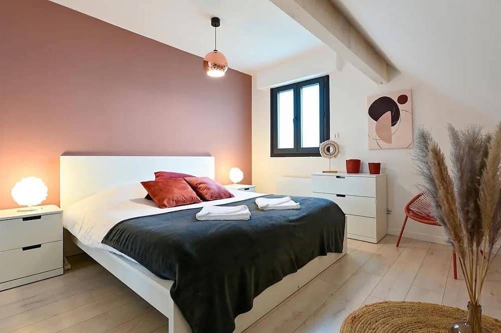 Spacious house near Lille, with garden and parking in Marcq-en-Barœul, Lille region