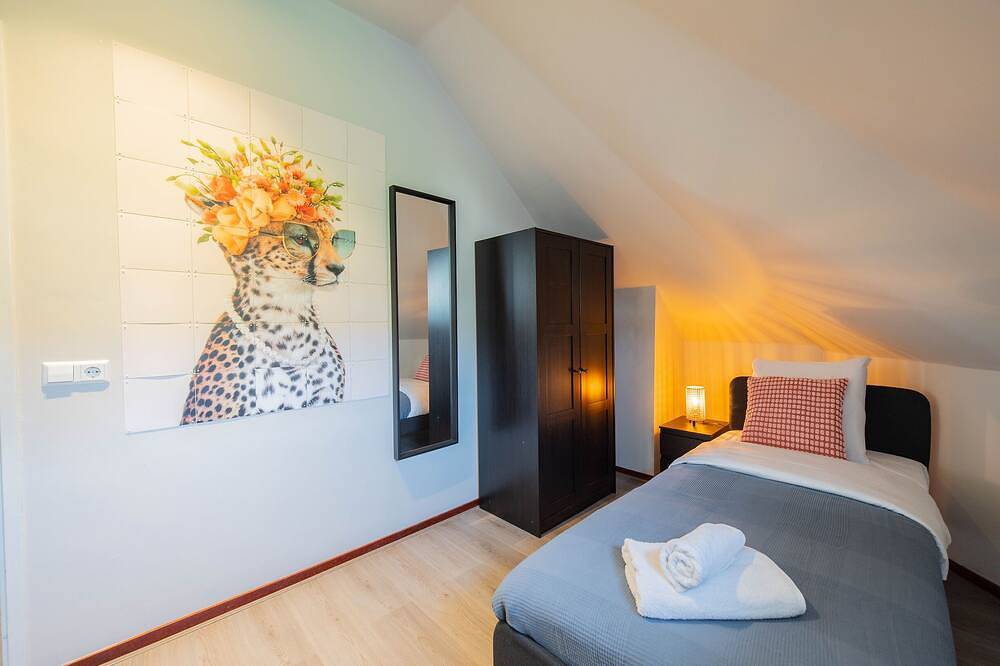 Entire apartment, Zwart Jan Imperial Suites   Zj in Rotterdam, South Holland