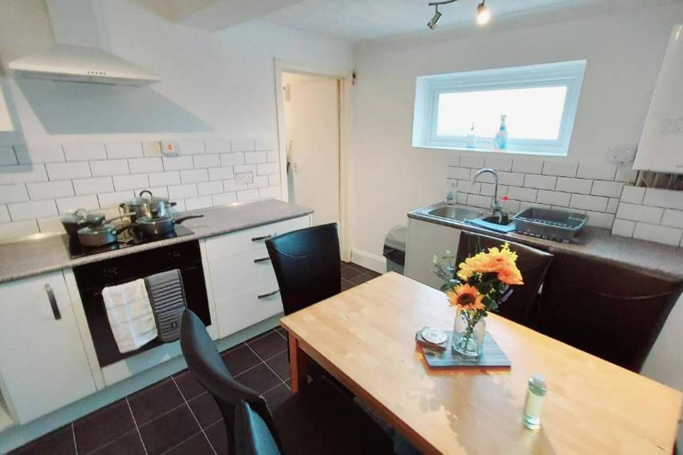 Gilling Villa Remarkable 4-Bed House in Gillingham in Medway