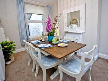 Holiday Rental for 5 People in Looe, Cornwall, Photo 4