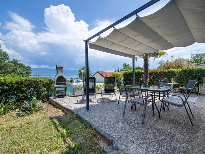 Ferienwohnung für 4 Personen, mit Terrasse und Garten auf Krk