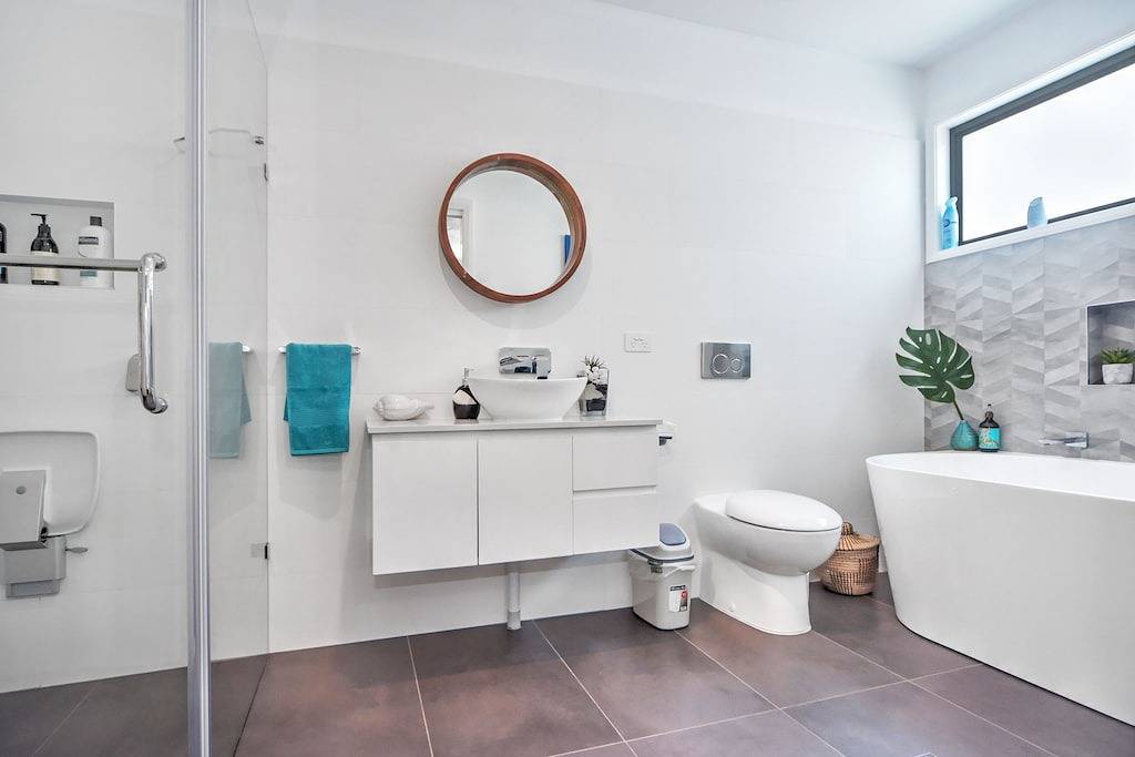 Ganze Wohnung, Great rates for a Currarong luxury ground floor apartment. in Currarong, Jervis Bay