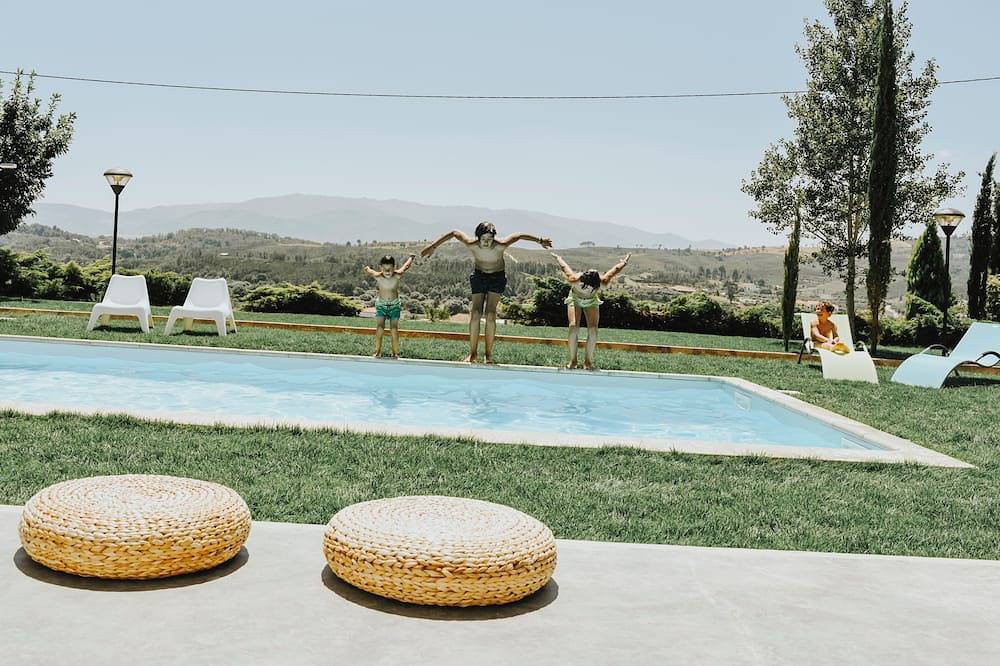 Apartamento entero, ★★★ By booking directly with Donno, you benefit from better conditions, exclusive offers, and a meticulously planned experience. ★★★<br>Free Breakfast in Peso e Vales do Rio, Aldeias de Xisto