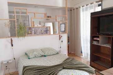 Gîte pour 2 personnes, avec balcon ainsi que jacuzzi et jardin à Vals-les-Bains