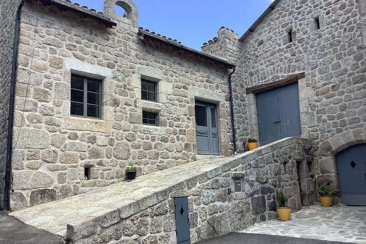 Location de vacances pour 2 personnes dans Chastel-Nouvel