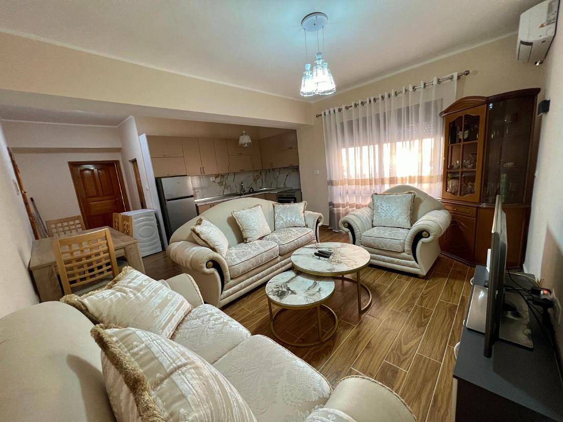 Geheel appartement, Vakantieappartement voor 2 personen met balkon in Durrës (stad), Albanië